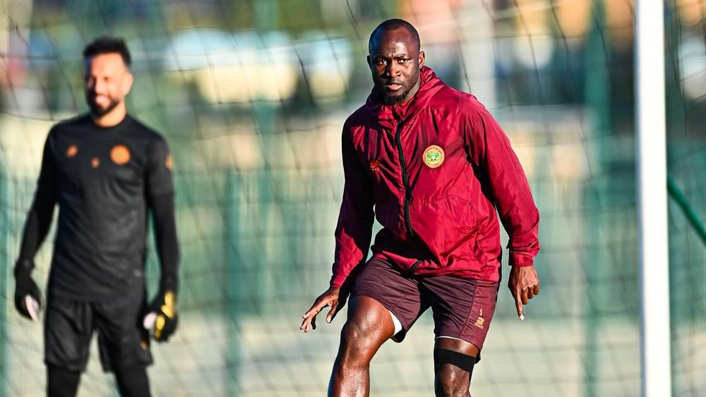 نهضة بركان يضع اللمسات الأخيرة قبل المواجهة الحاسمة أمام الجيش الملكي في نصف نهائي عصبة الأبطال