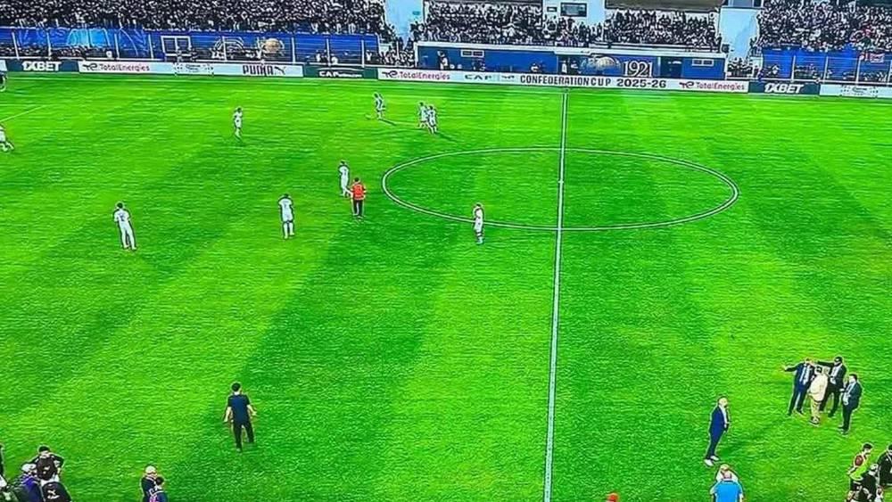 مسؤولو "الكاف" يترقبون هدوء الأوضاع بملعب المسيرة في أسفي قبل إعطاء انطلاقة مباراة أولمبيك آسفي واتحاد العاصمة