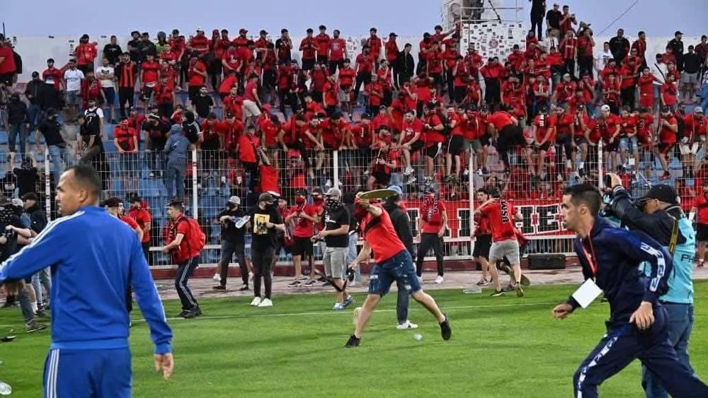 لوائح الكاف التأديبية تضع اتحاد العاصمة أمام عقوبة خوض النهائي بدون جمهور