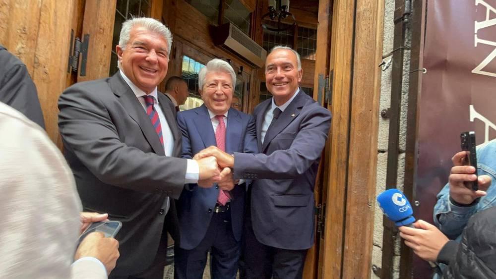 رئيس "الليغا" تيباس يؤكد اقتراب برشلونة من استعادة التوازن المالي وقاعدة 1:1