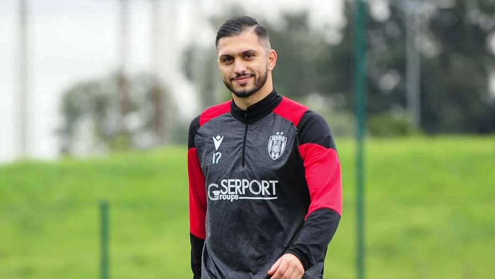 بنعياد: "قضيت أياما جميلة مع الرجاء الذي يعتبر فريقا كبيرا وأتمنى أن يفوز بالألقاب"