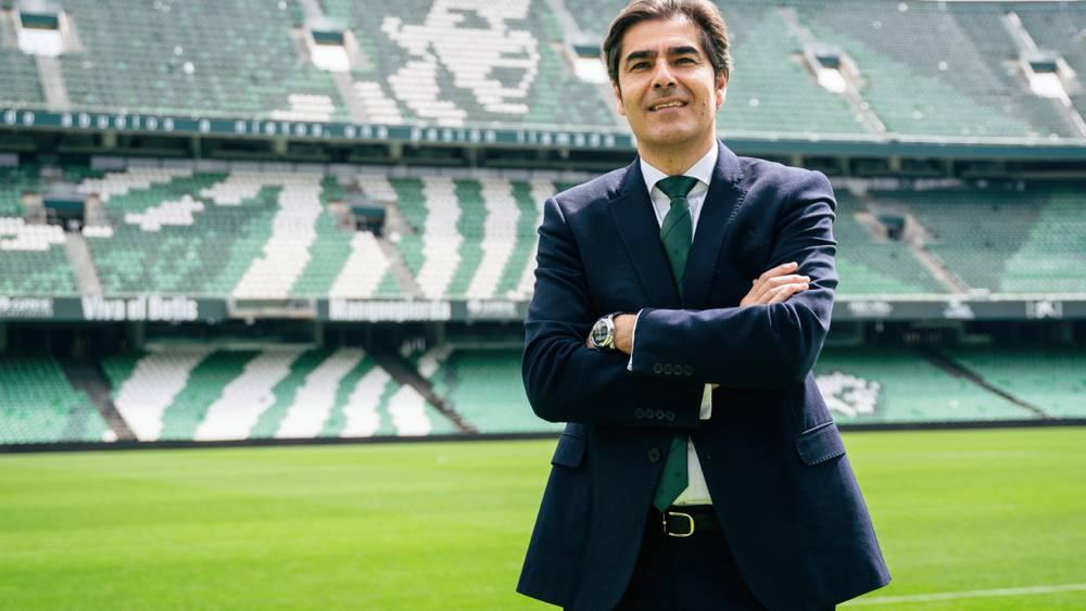 رئيس نادي بيتيس يطالب اللاعبين بتجاوز الإحباط الأوروبي لتأمين المقعد القاري