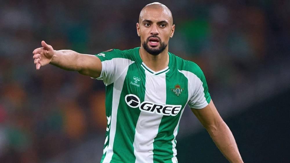بسبب تذبذب أدائه وراتبه المرتفع.. ريال بيتيس يعيد النظر في تفعيل بند شراء عقد أمرابط