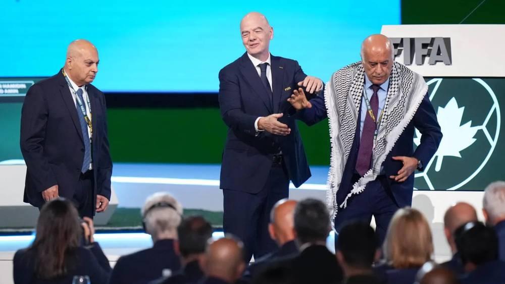 الرجوب عن رفضه مصافحة مسؤول من الاتحاد "الصـ.هيـ.وني": "كيف يمكنني أن أصافح أو ألتقط صورة مع مثل هذا الشخص"