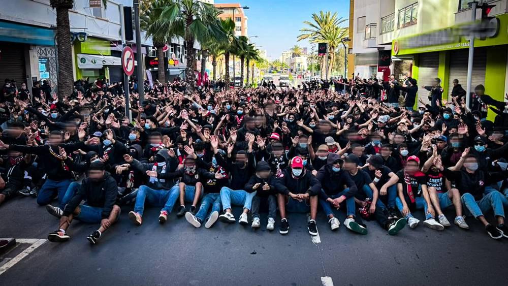 جماهير الحسنية تواصل التصعيد ضد مكتب الفقير وتدعو لوقفة احتجاجية ثالثة بأكادير