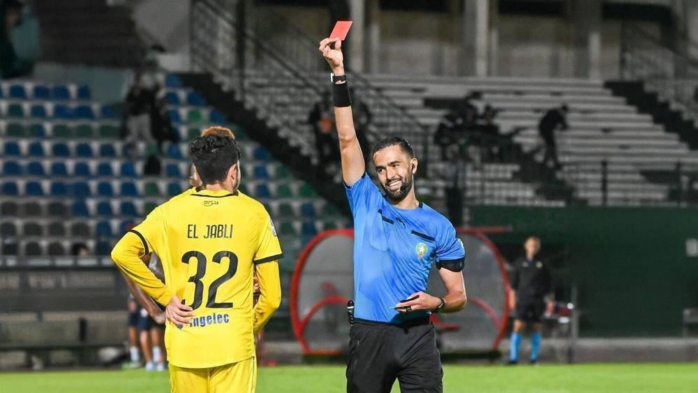 مديرية التحكيم تعين أشرف برادة لقيادة مباراة الرجاء والدفاع الحسني الجديدي