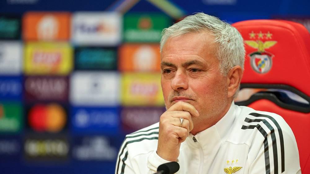 مورينيو يحسم الجدل: "لم يتحدث معي أحد من ريال مدريد"