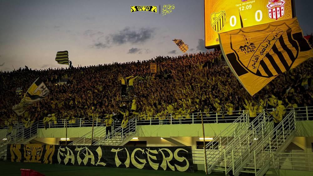 المغرب الفاسي يعلن منع تنقل جماهيره لمكناس ويؤكد استرجاع أو تعويض التذاكر