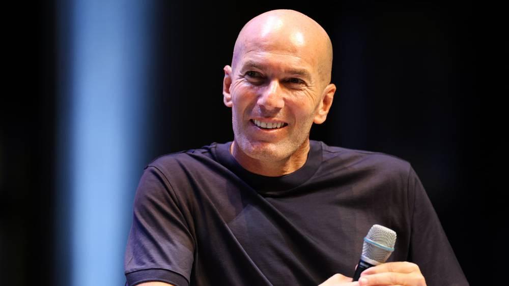 زيدان يرفض العودة إلى ريال مدريد بسبب اتفاقه مع المنتخب الفرنسي