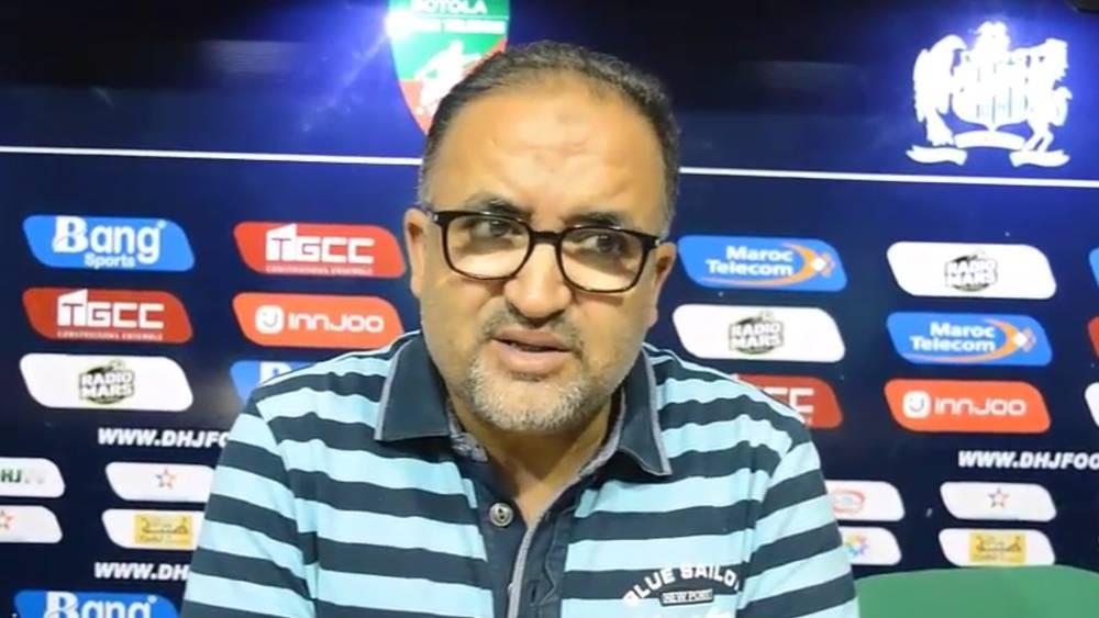 صلاح الدين مقتريض منتقدا حكم مباراة الدفاع الجديدي: "كْنتِي ضعيف بزّاف والرجاء مامحتاجاش لكْ"