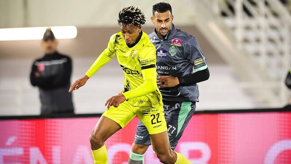 الرجاء الرياضي يُزيح المغرب الفاسي من الصدارة (0-2) ويُلحق به الهزيمة الأولى في البطولة هذا الموسم