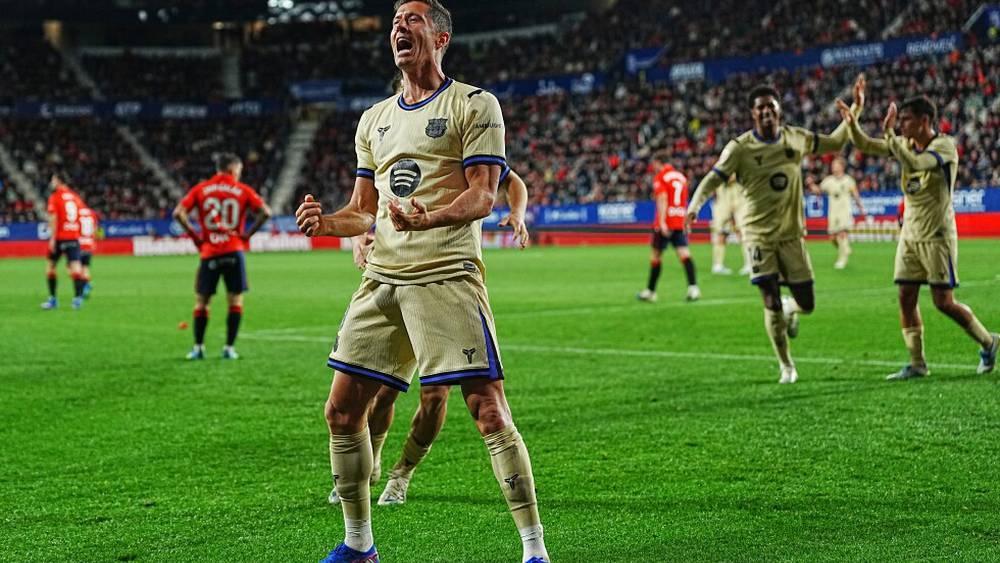 برشلونة يستهدف حسم لقب الدوري الإسباني أمام ريال مدريد في كامب نو