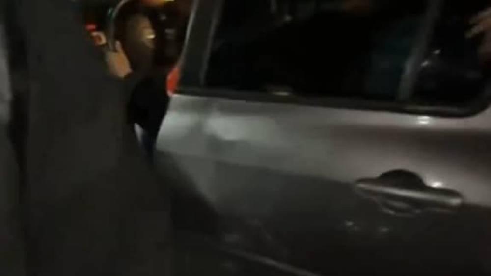 اعتداء مشجعي باريس سان جيرمان على سيدة بسبب قميص بايرن ميونيخ