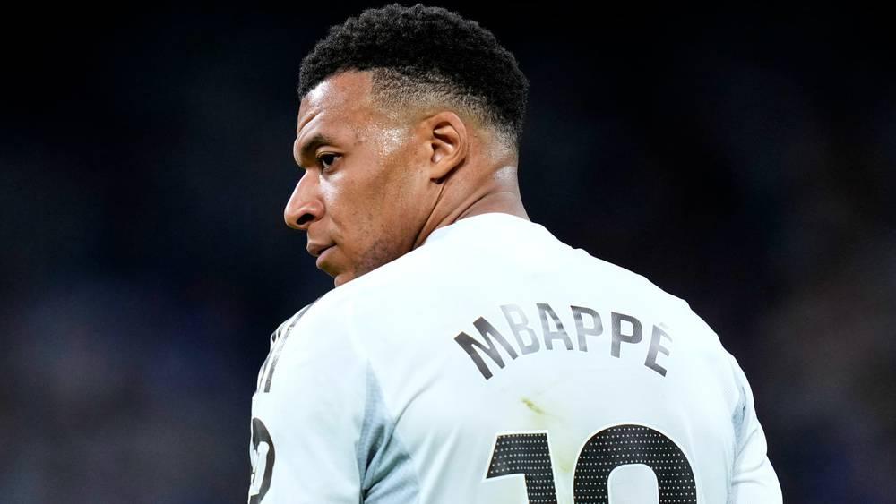 أربيلوا يدافع عن مبابي قبل الكلاسيكو ويؤكد تضحياته للانضمام إلى ريال مدريد