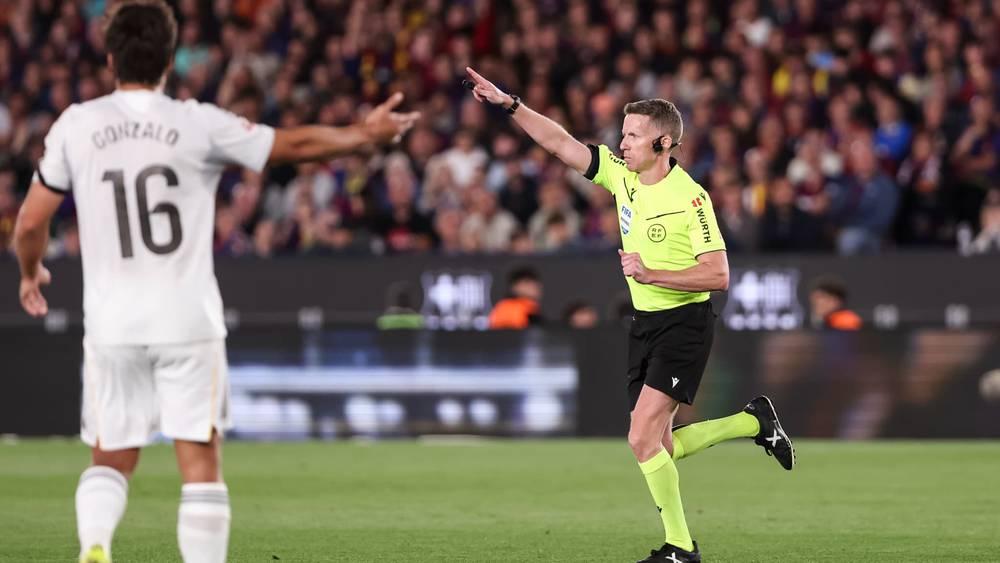 قناة ريال مدريد تصف الدوري الإسباني بالمهزلة وتتهم تقنية الفيديو بالانحياز