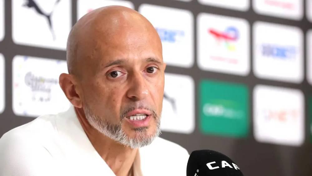 مدرب سان داونز عن إضاعة فوز كبير أمام الجيش الملكي: "5 أهداف كثيرة جدًا وليست نتيجة عادلة لكن كان يجب أن نسجل هدفًا إضافيًا"