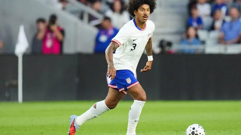 إصابة كريس ريتشاردز تربك حسابات المنتخب الأمريكي قبل نهائيات كأس العالم