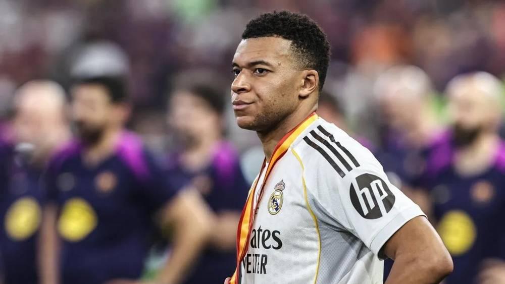 مبابي: "باستثناء مشجعي برشلونة يدرك الجميع أن ريال مدريد أفضل نادٍ في العالم"