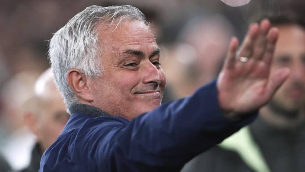 بنفيكا يعلن رسميا رحيل جوزيه مورينيو بعد اقتراب انتقاله إلى ريال مدريد