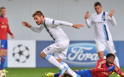 نابولي يتجه إلى تعاقد مع لاعب وسط ميدان