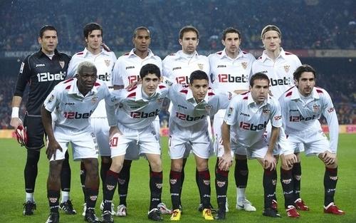 قائمة إشبيلية لمواجهة برشلونة