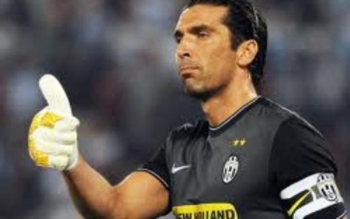 بوفون يدخل التاريخ