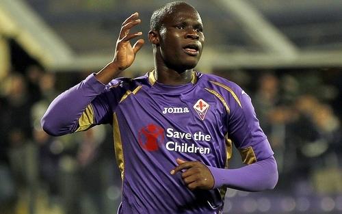 مهاجم فيورنتينا يُفند شائعات رحيله