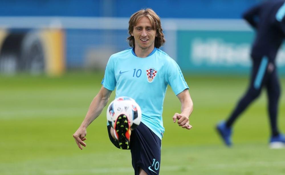 مودريتش يتصدر تشكيلة اللاجئين في اليورو