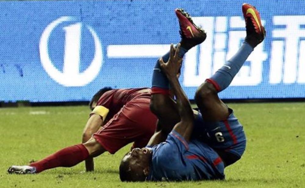 ديمبا با يُبدي امتنانه لدعمه بعد الإصابة