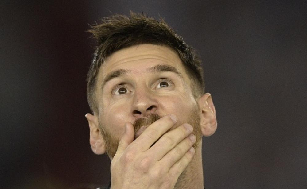 رسميا : الفيفا تُوقف ميسي 4 مباريات