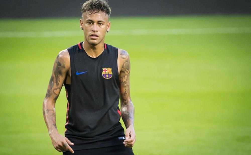 صحيفة: نيمار أخبر زملاءه بانتقاله إلى PSG