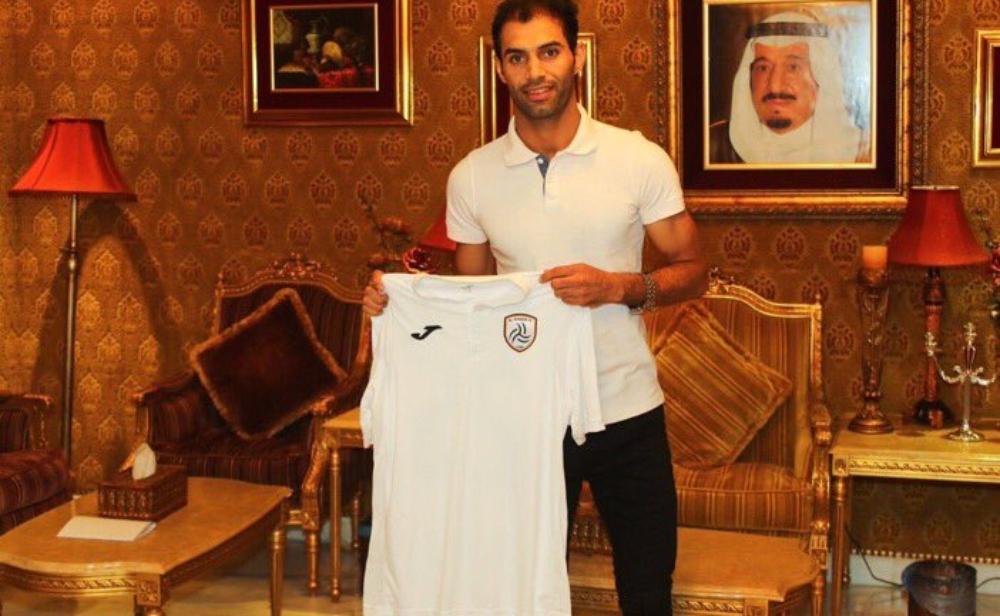 العراقي سعد عبدالأمير لاعب الأهلي ينتقل للشباب رسمياً