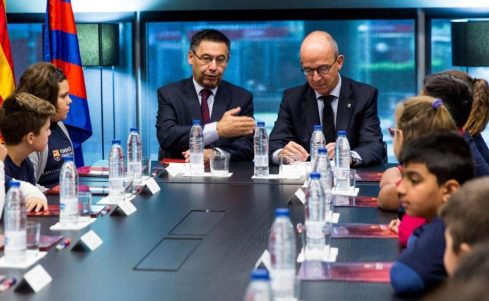 إدارة برشلونة تمنح للأطفال فرصة الإشراف على النادي