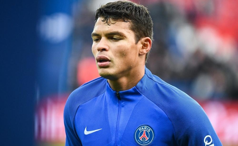 تياغو سيلفا يقارن بين ميسي وكريستيانو