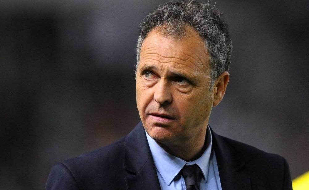 رسمياً: إشبيلية يعلن عن إقالة مونتيلا وتعيين مدرب جديد