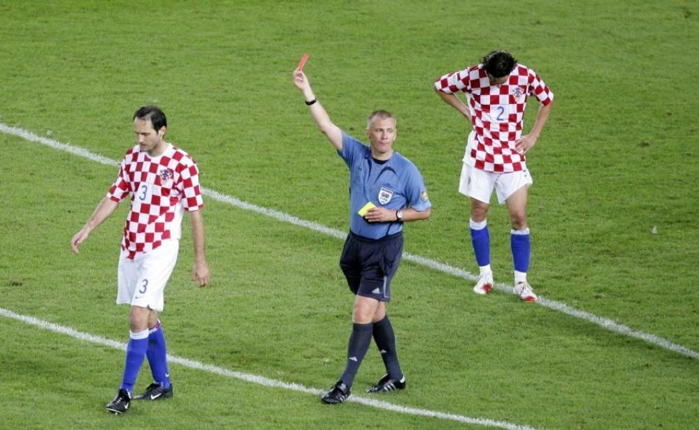 'أنيكدوت المونديال' | اللاعب الذي انتظر الصفراء الثالثة ليُطرد!