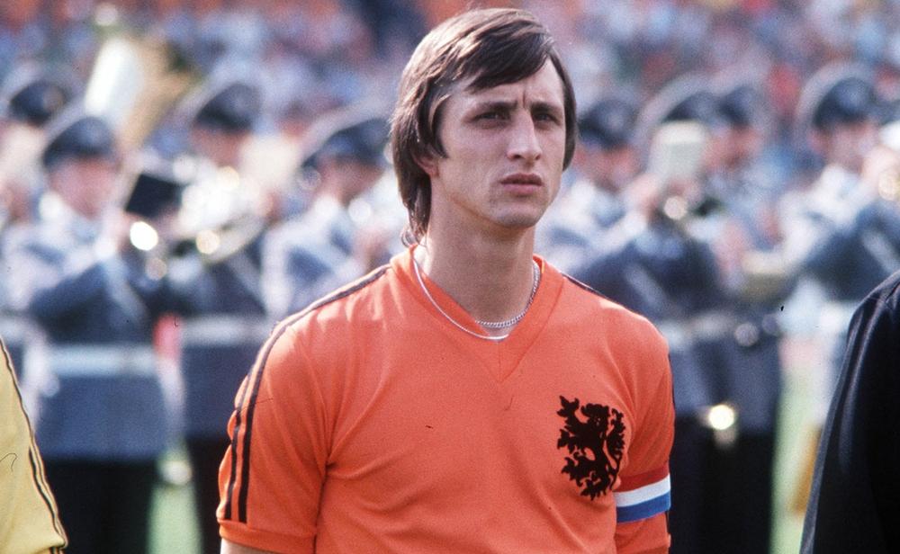 'أنيكدوت المونديال' | كرويف "المتمرد" يخوض النهائي بقميص "خاص"