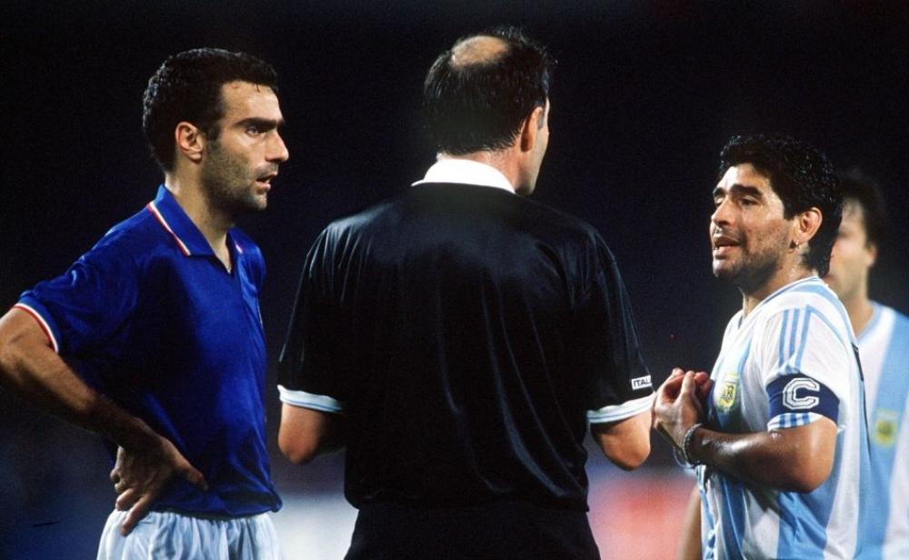 'أنيكدوت المونديال' | الأرجنتين-إيطاليا... حين نسي الحكم إعلان نهاية الجولة الأولى