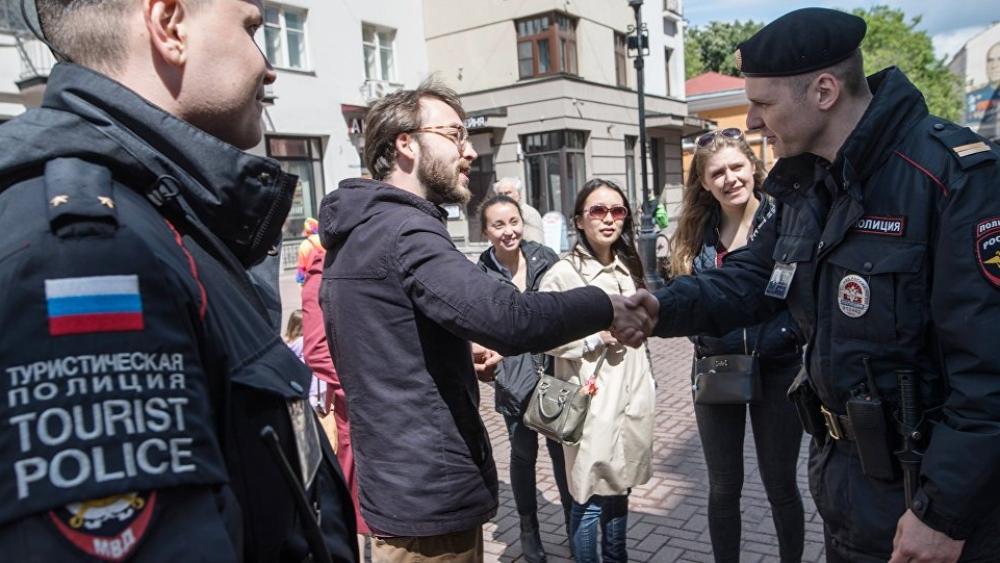 الشرطة الروسية تعمل فوق طاقتها لتأمين كأس العالم