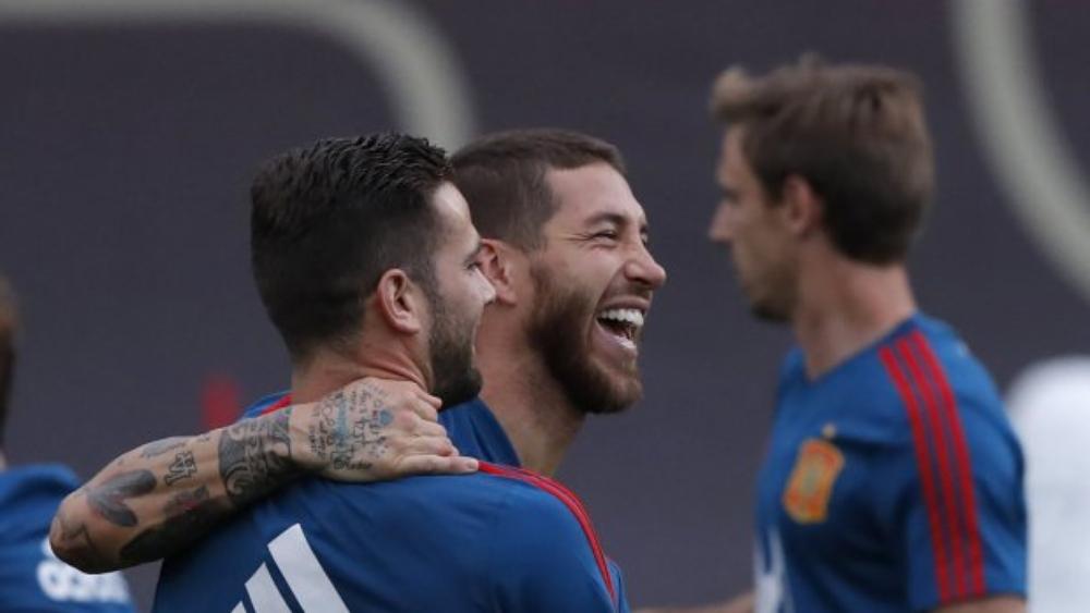 راموس يسخر من رونالدو بتدريبات المنتخب الإسباني