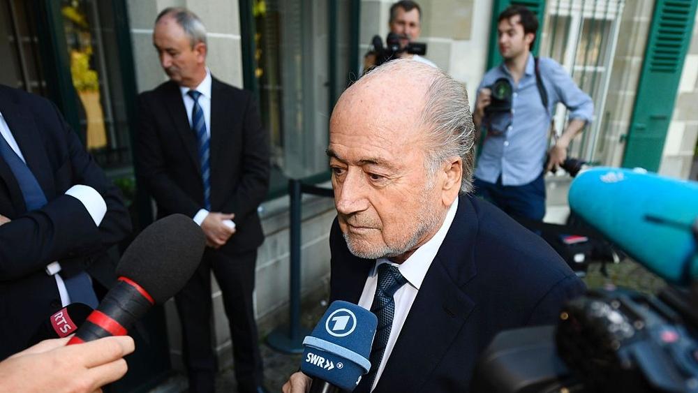 بلاتر يصل إلى موسكو لحضور مباراة المغرب والبرتغال