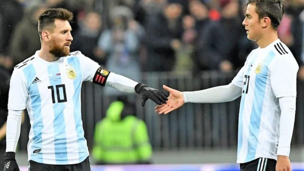 ديبالا: كلنا ندعم ميسي، ونحن هنا لمساعدته