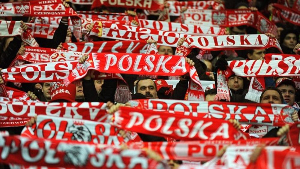 مغربي ينقذ حياة مشجع بولوني "ابتلع لسانه"