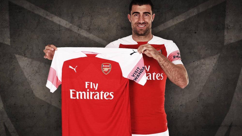 أرسنال يضم باباستاثوبولوس من بروسيا دورتموند