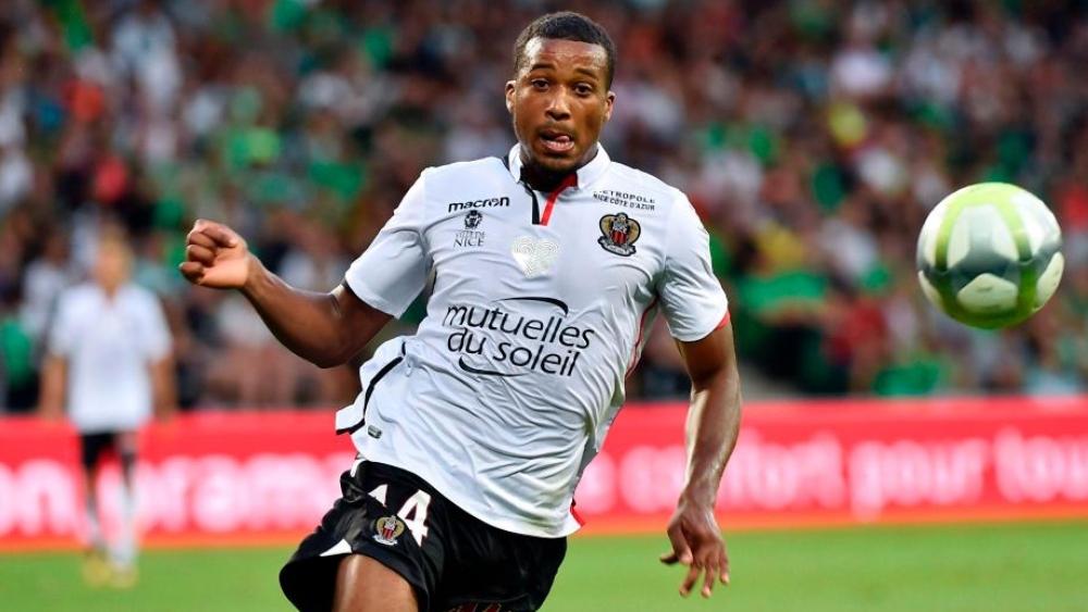 بوروسيا مونشنغلادباخ يتعاقد مع مهاجم نيس