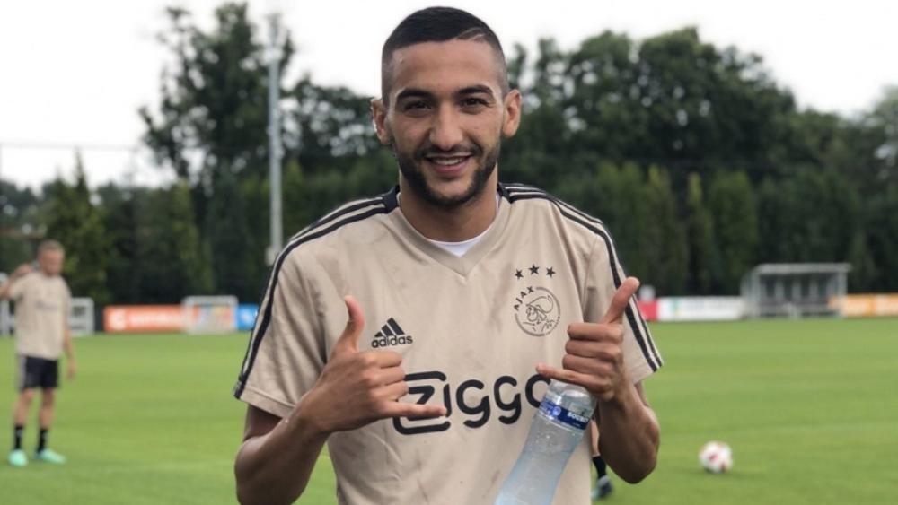 مدير روما يحسم موضوع التعاقد مع زياش