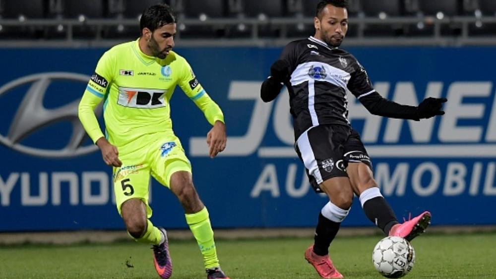 صورة | لاعب مصري يُزامل لاعبًا صهيونيًا في ناد بلجيكي!