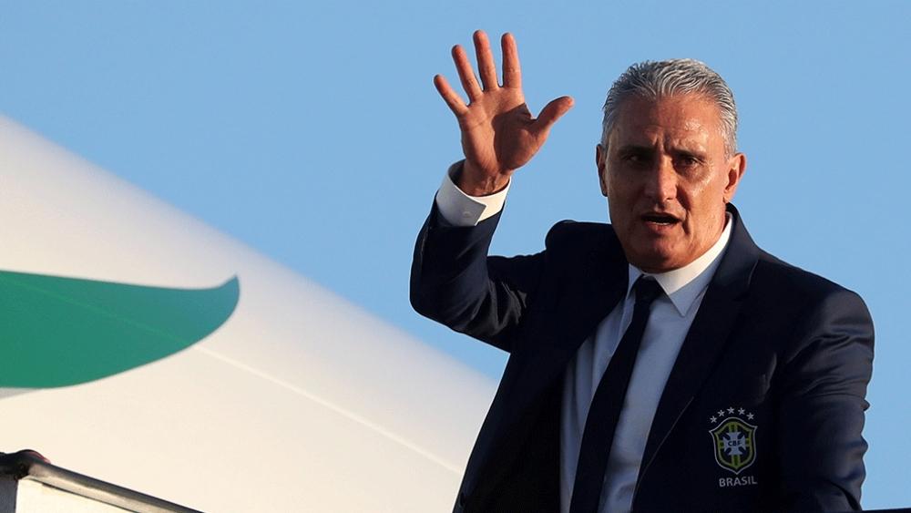 رسمياً: الاتحاد البرازيلي يُجدد عقد تيتي مدرب "السامبا"