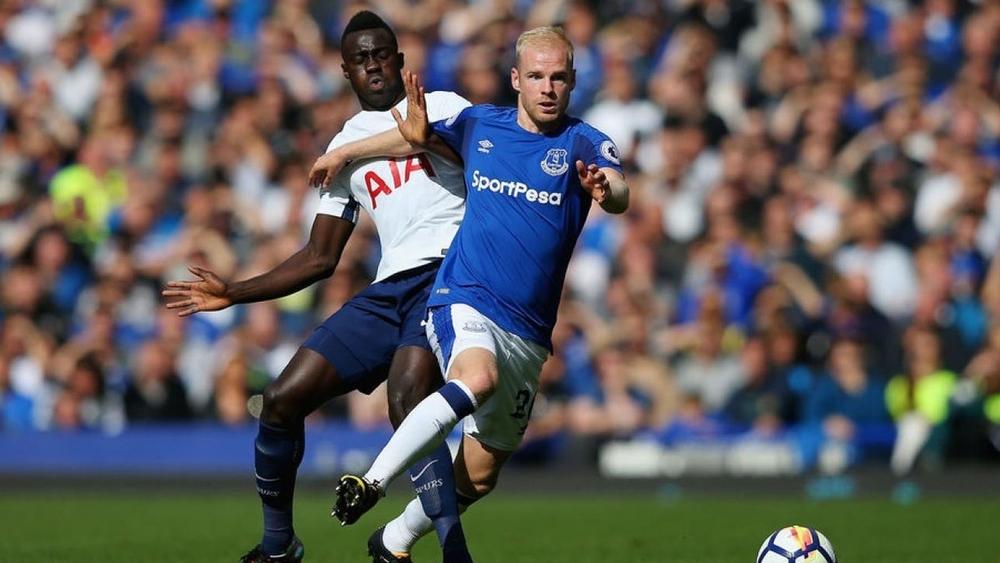 نجم إيفرتون يقترب من "البوندسليجا"