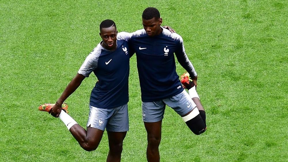 ميندي مدافعا عن بوغبا: "يتحدثون عنه وهو الآن فاز بكأس العالم"